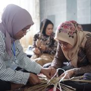 Berdayakan Perempuan, PDSI Gelar Pelatihan Produk Kriya di Rokan Hilir