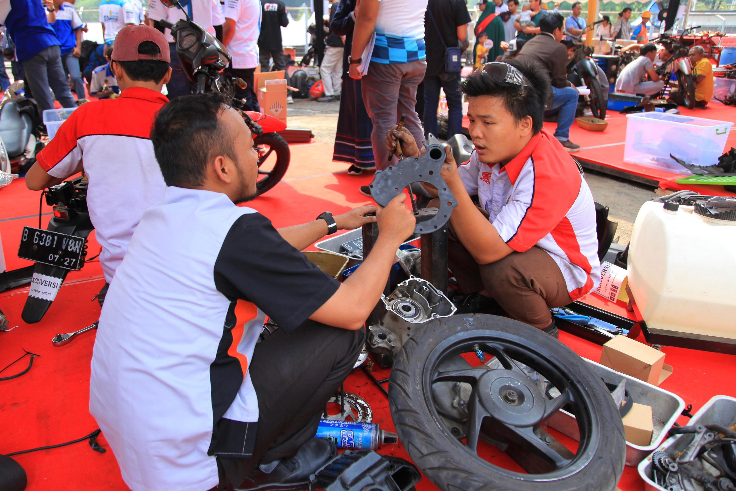 20 Sekolah Kejuruan Adu Skill di Kompetisi Konversi Motor Listrik PLN