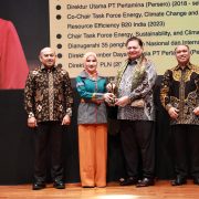 Nicke Widyawati Dianugerahi Lifetime Achievement Awards di Ajang IEA 2024