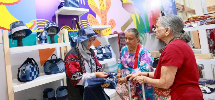 Punya Banyak Produk Menarik, Booth PLN Jadi Magnet Pengunjung di INACRAFT 2024