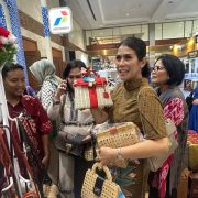 Produk Unggulan 20 UMKM Binaan Pertamina Kebanjiran Pesanan di INACRAFT 2024
