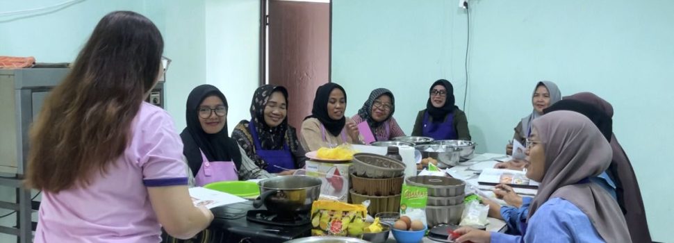 Kerek Ekonomi Keluarga, Srikandi Movement PLN Gelar Pelatihan dan Pendampingan Kelompok Perempuan Rentan