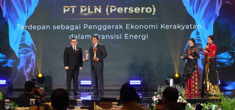 Jadi Penggerak Ekonomi Kerakyatan dalam Transisi Energi, PLN Sabet Penghargaan di Detikcom Awards 2024