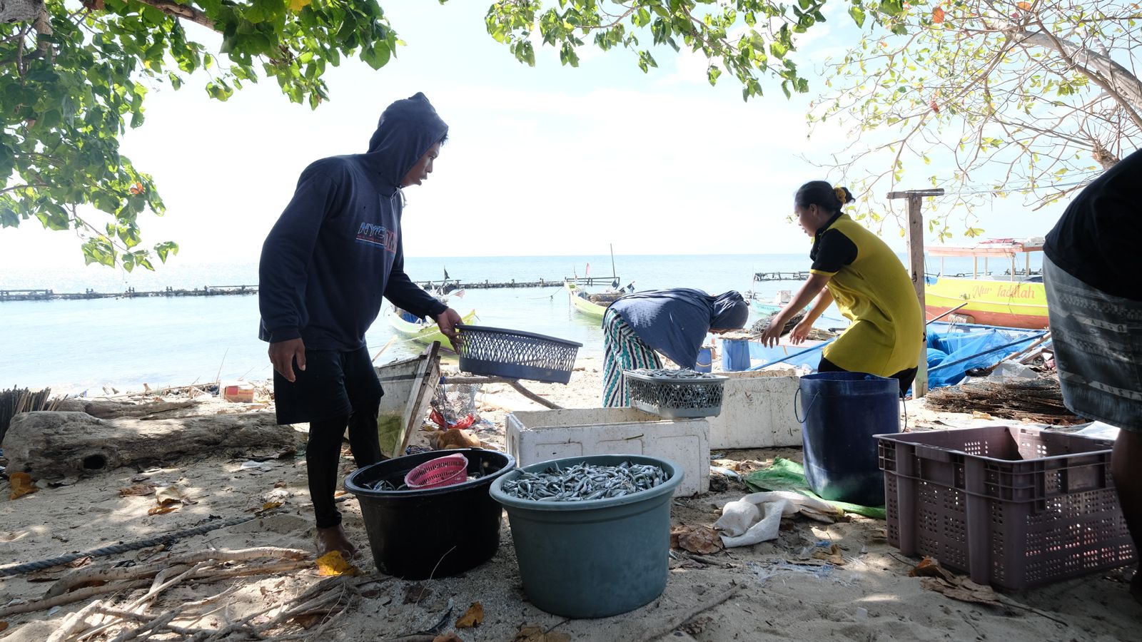 Dukung Kemajuan Masyarakat Kepulauan di Sulawesi Selatan, PLN Beri Layanan SuperSUN
