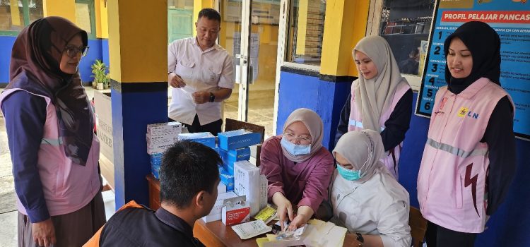 Peduli Masyarakat Korban Bencana di Sukabumi, PLN Gelar Pemeriksaan Kesehatan dan Trauma Healing