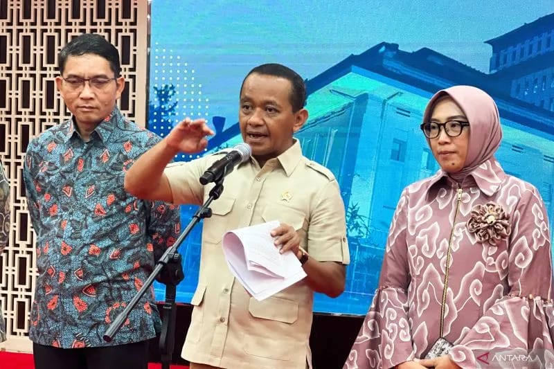 Bahlil Minta Perbankan dan Lembaga Keuangan Nonbank Ikut Biayai Proyek Investasi Hilirisasi