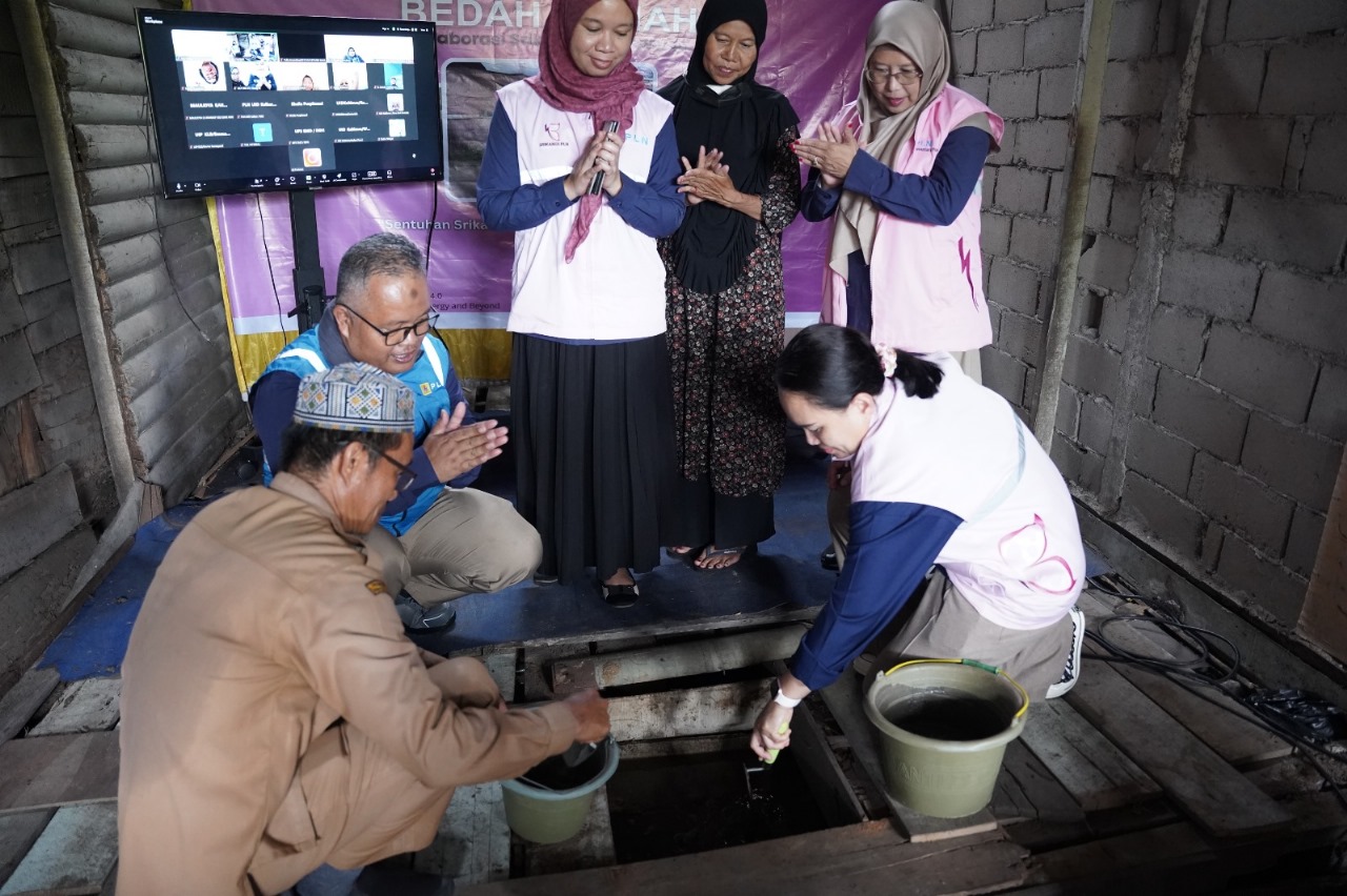 Srikandi PLN Wujudkan Rumah Impian Warga Desa Kuala Dua-Kalbar