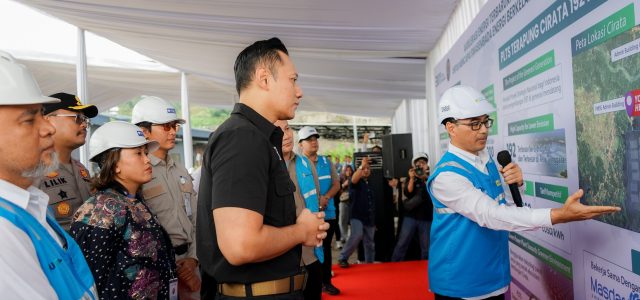 Hasilkan Energi Bersih, Menko Bidang IPK Tinjau PLTS Terapung Cirata