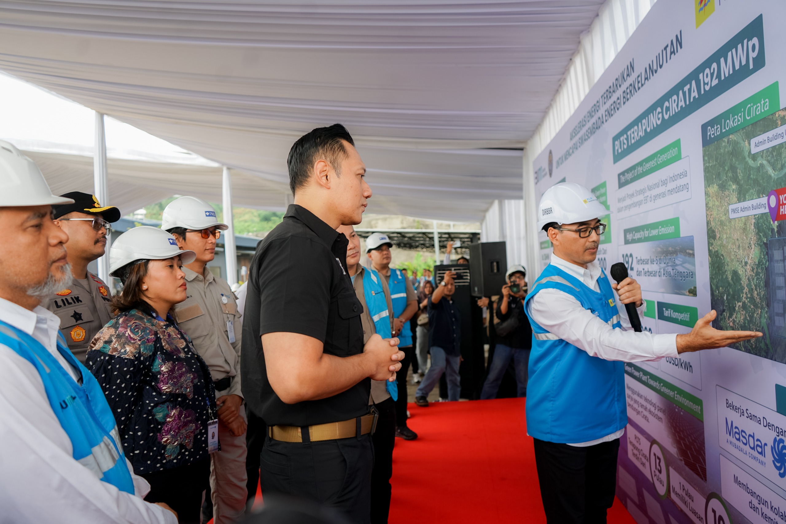 Hasilkan Energi Bersih, Menko Bidang IPK Tinjau PLTS Terapung Cirata