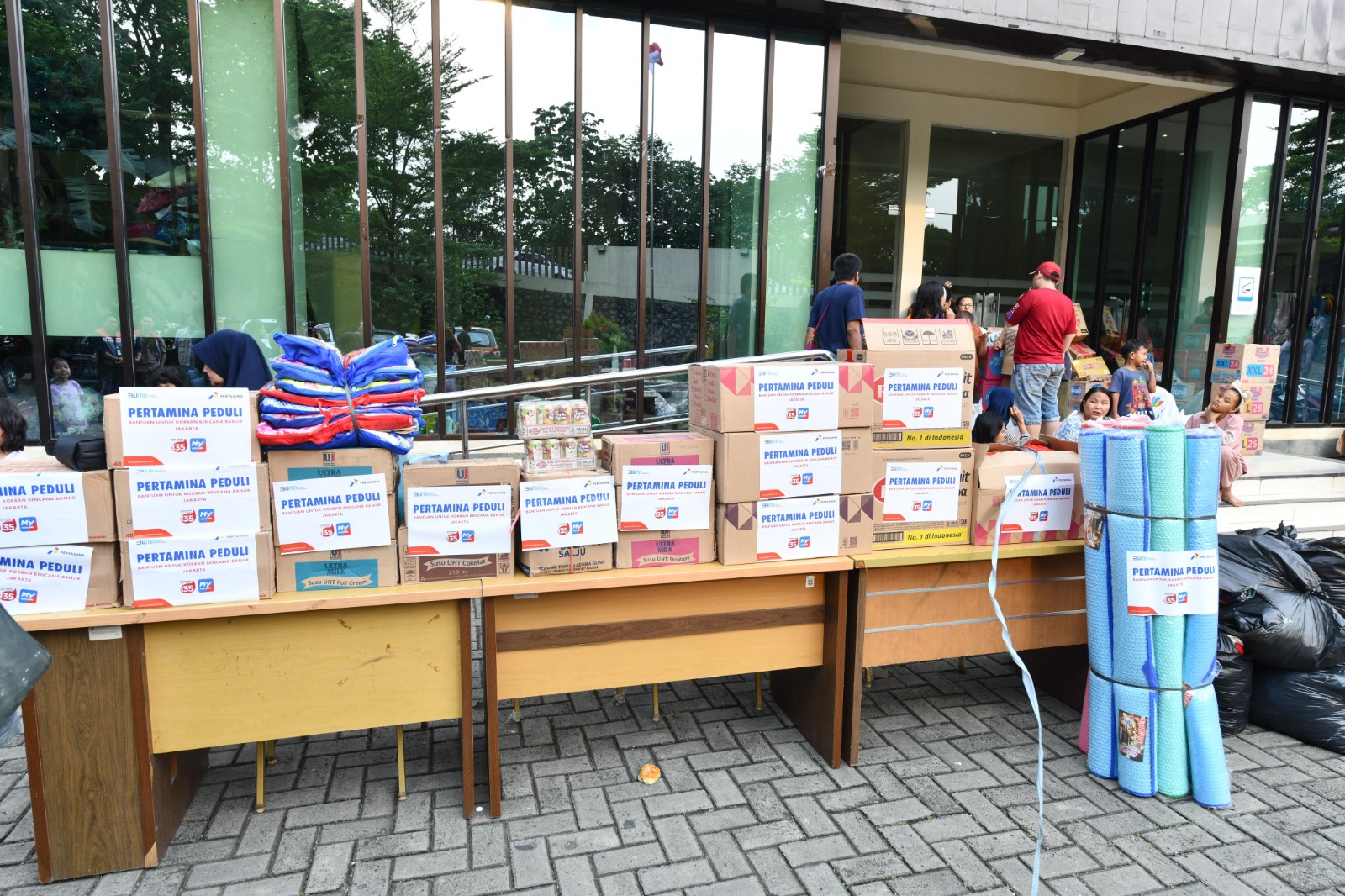 Pertamina Sigap! Bantuan untuk Korban Banjir Jakarta Selatan Disalurkan