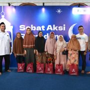 Relawan Pertamina Bersihkan Masjid di Jakarta Barat dalam Sobat Aksi Ramadan 2025