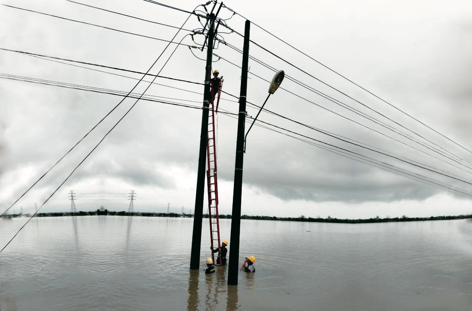 PLN Imbau Waspada Terhadap Cuaca Ekstrem dan Potensi Bahaya Listrik