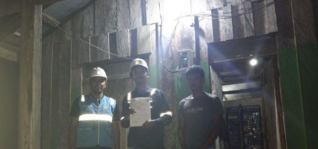 PLN Hadirkan Listrik di 9 Desa Kaltimra, Warga Sambut Idulfitri 1446 H Penuh Haru