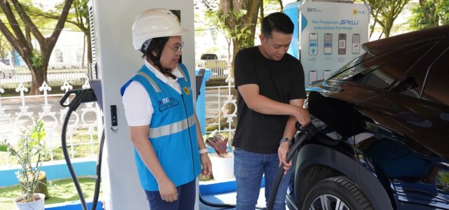 PLN Catat Lonjakan Transaksi SPKLU Saat Mudik Lebaran, Mobil Listrik Jadi Pilihan Nyaman