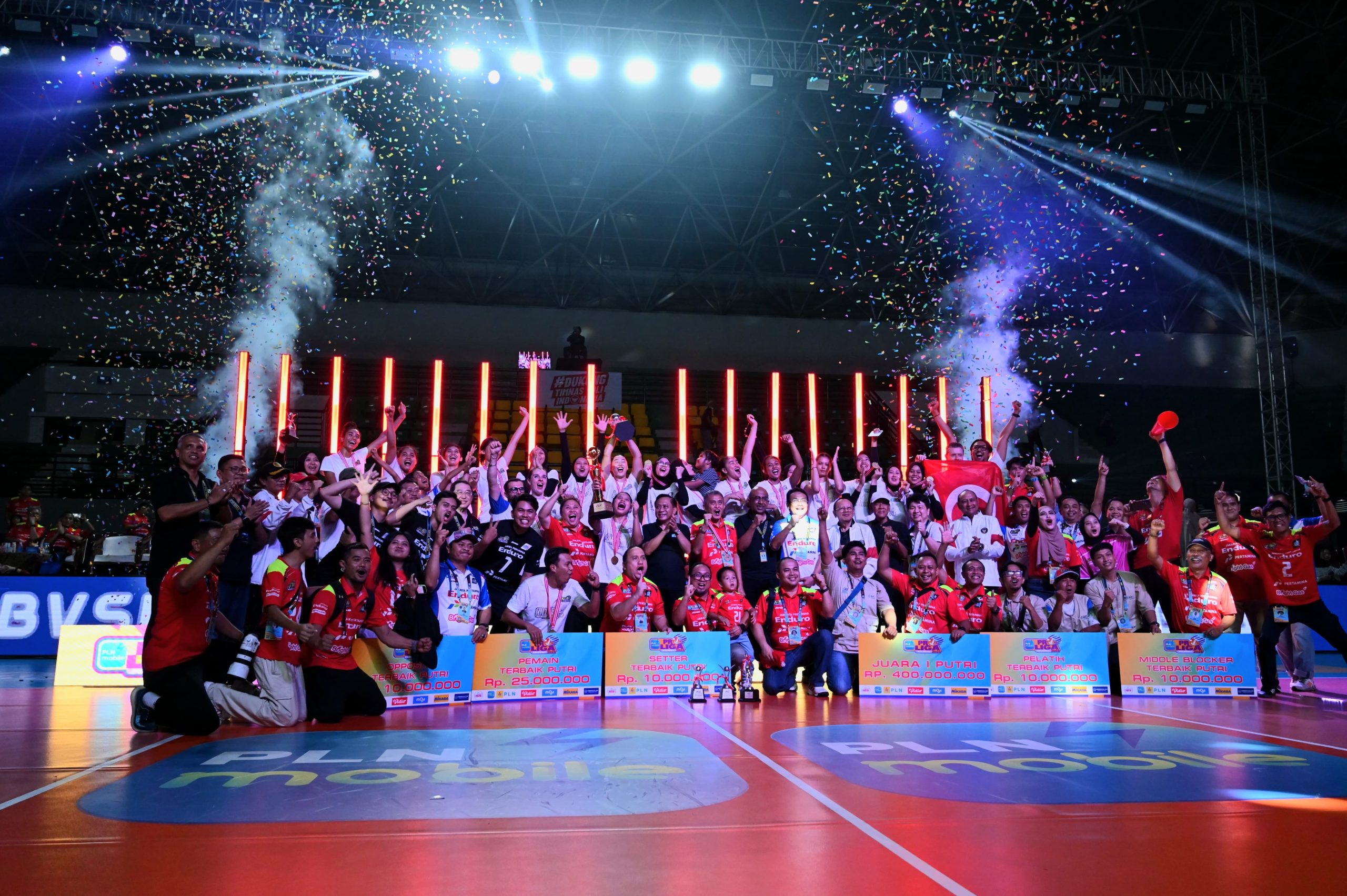 Jakarta Pertamina Enduro raih juara Proliga 2025 usai tundukkan Popsivo 3-0. Kemenangan ini akhiri penantian panjang raih gelar.