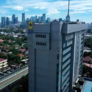 Keuangan PLN Makin Kinclong! DER Turun, Laba Tembus Rp17,7 T