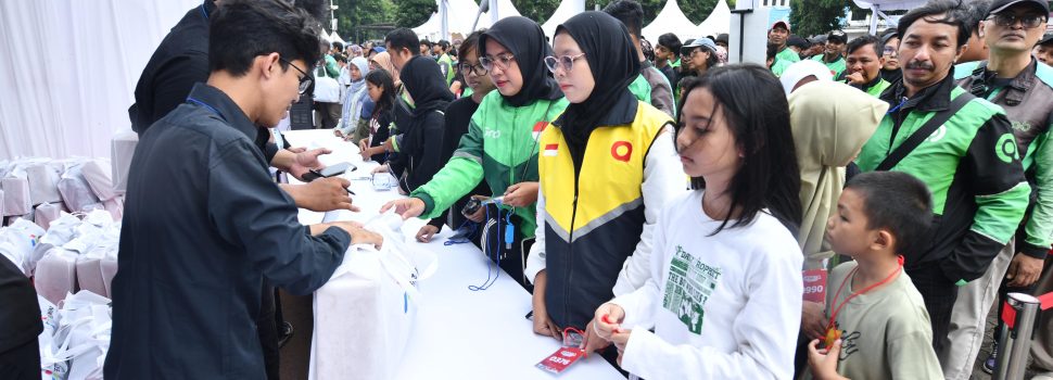 Seribu Seragam Sekolah dari Pertamina, Bantu Anak Pengemudi Ojek Siap Sekolah