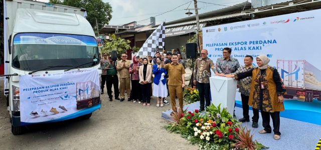 UKM Mojokerto Tembus Pasar Global, Gandeng 100 Perajin Sepatu Lokal