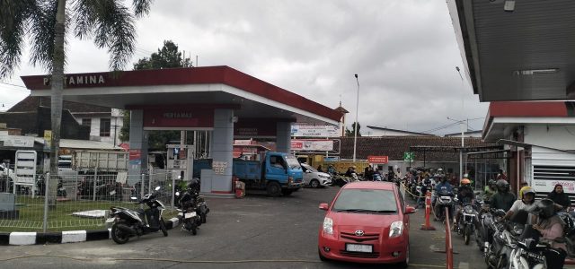 Distribusi BBM di Jember Mulai Normal, Pertamina Pastikan Stok Aman!