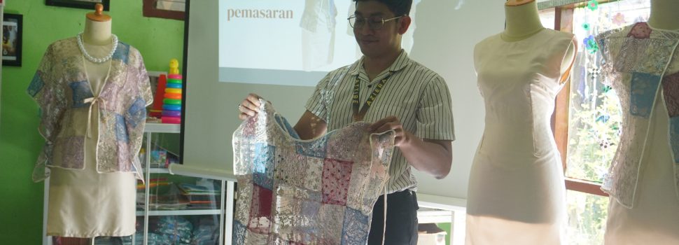 Gak Nyangka! Desainer Top Turun Gunung, Batik Leles Gresik Dipoles Jadi Kelas Dunia