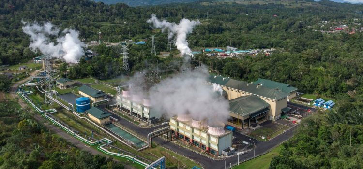 Danantara Jadi Penghubung! PLN & Pertamina Garap 530 MW Energi Panas Bumi – Target Operasi 2027!