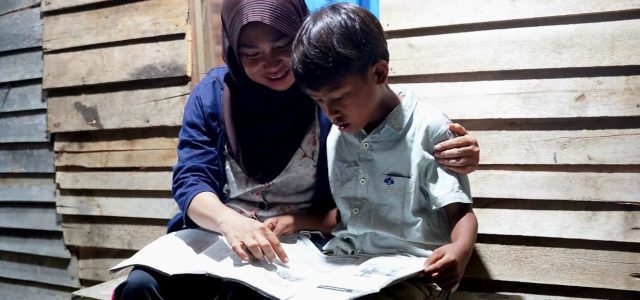 Luar Biasa! PLN Bagi-Bagi Kado HUT RI ke-80: 2.821 Keluarga Prasejahtera Nikmati Listrik Gratis