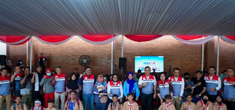 Bikin Haru! Pertamina Bagikan 1.000 Seragam Sekolah Gratis untuk Anak Cilincing