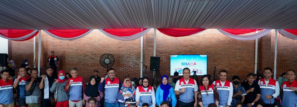 Bikin Haru! Pertamina Bagikan 1.000 Seragam Sekolah Gratis untuk Anak Cilincing