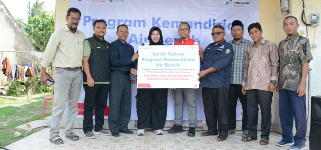 Sumur Air Bersih Pertamina Drilling Diserbu Warga Minas Jaya, Puluhan Keluarga Langsung Nikmati Manfaatnya