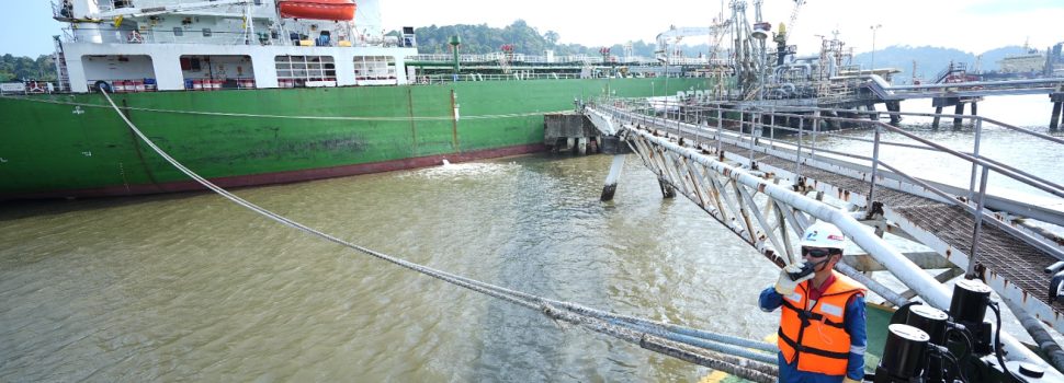 Pertamina Bikin Gebrakan! Bahan Bakar Pesawat dari Minyak Jelantah Jadi Kado HUT ke-80 RI