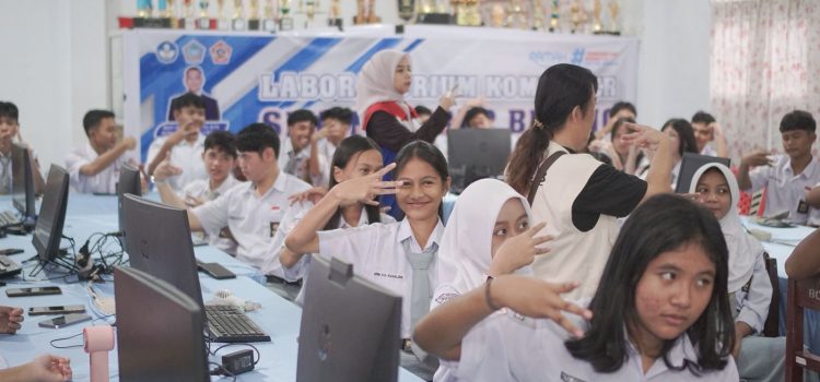 Pertamina Patra Niaga Sulawesi Gandeng Komunitas Tuli Edukasi Bahasa Isyarat di Sekolah Bitung