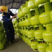 Beli Gas Elpiji 3 Kg Wajib KTP, Energy Watch Indonesia Ingatkan Risiko Ricuh di Lapangan!