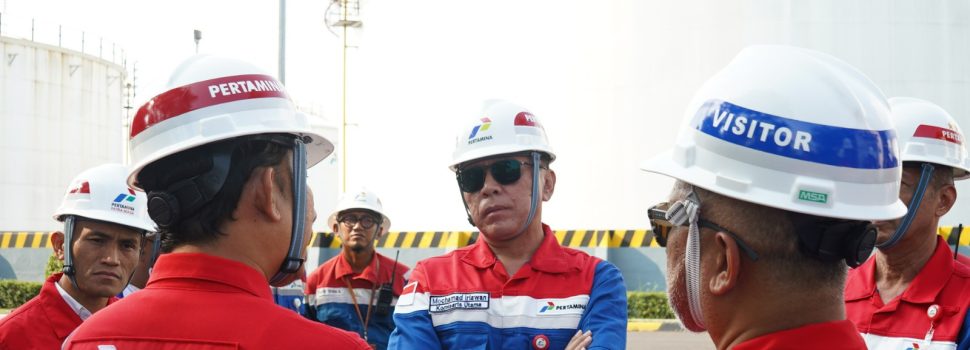 Komut Pertamina Mochamad Iriawan Tinjau Terminal BBM Rewulu di Hari Libur