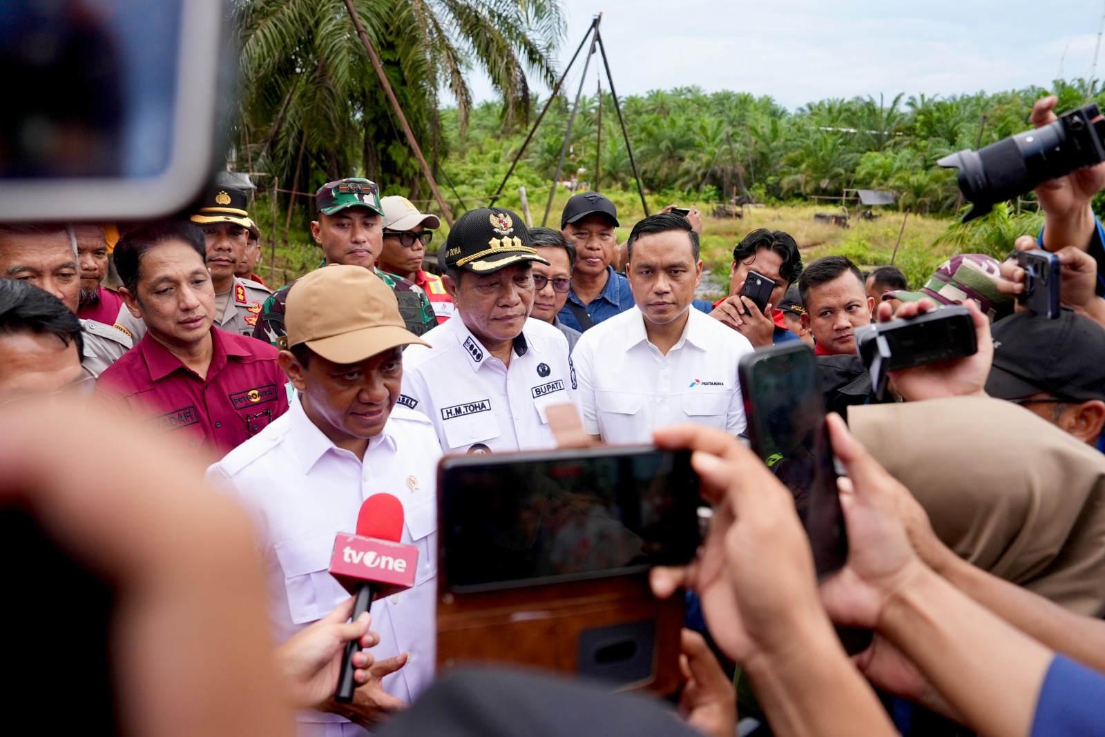 Dorong Produksi Migas Nasional, Menteri ESDM dan Dirut Pertamina Tinjau Sumur Rakyat di Musi Banyuasin