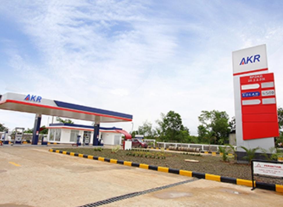 Laba bersih AKR Corporindo naik 18,9 persen jadi Rp1,85 triliun hingga September 2025, didorong pertumbuhan bisnis BBM dan kimia dasar.