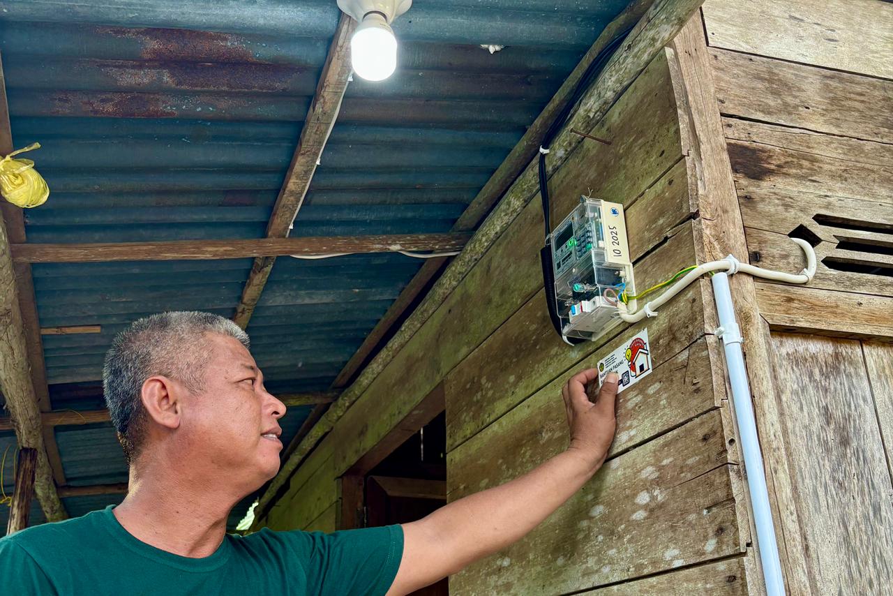 Merdeka dari Kegelapan, Warga Musi Banyuasin Akhirnya Nikmati Terang Berkat BPBL
