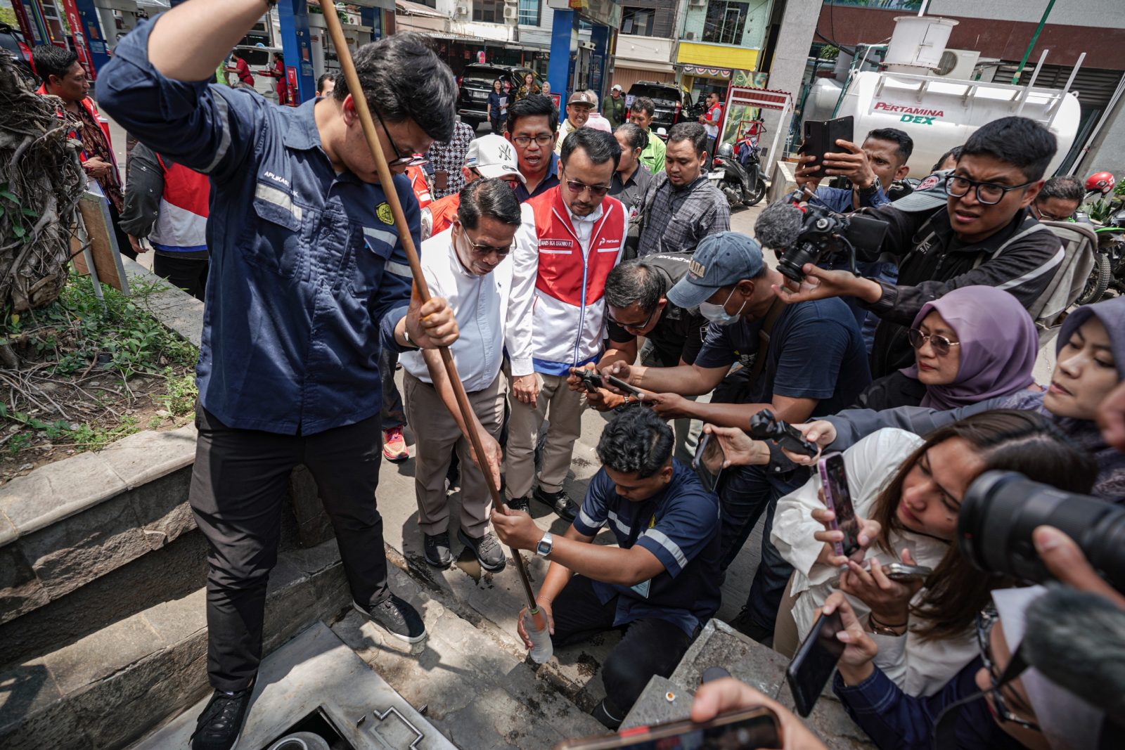 Dirut Patra Niaga & Ditjen Migas Turun Langsung ke SPBU Jatim, Pastikan Kualitas BBM Sesuai Standar