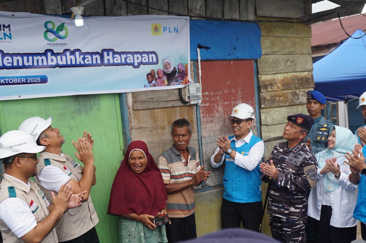 PLN Hadirkan Cahaya Harapan di Padang, Sambungkan Listrik Gratis bagi Warga Prasejahtera