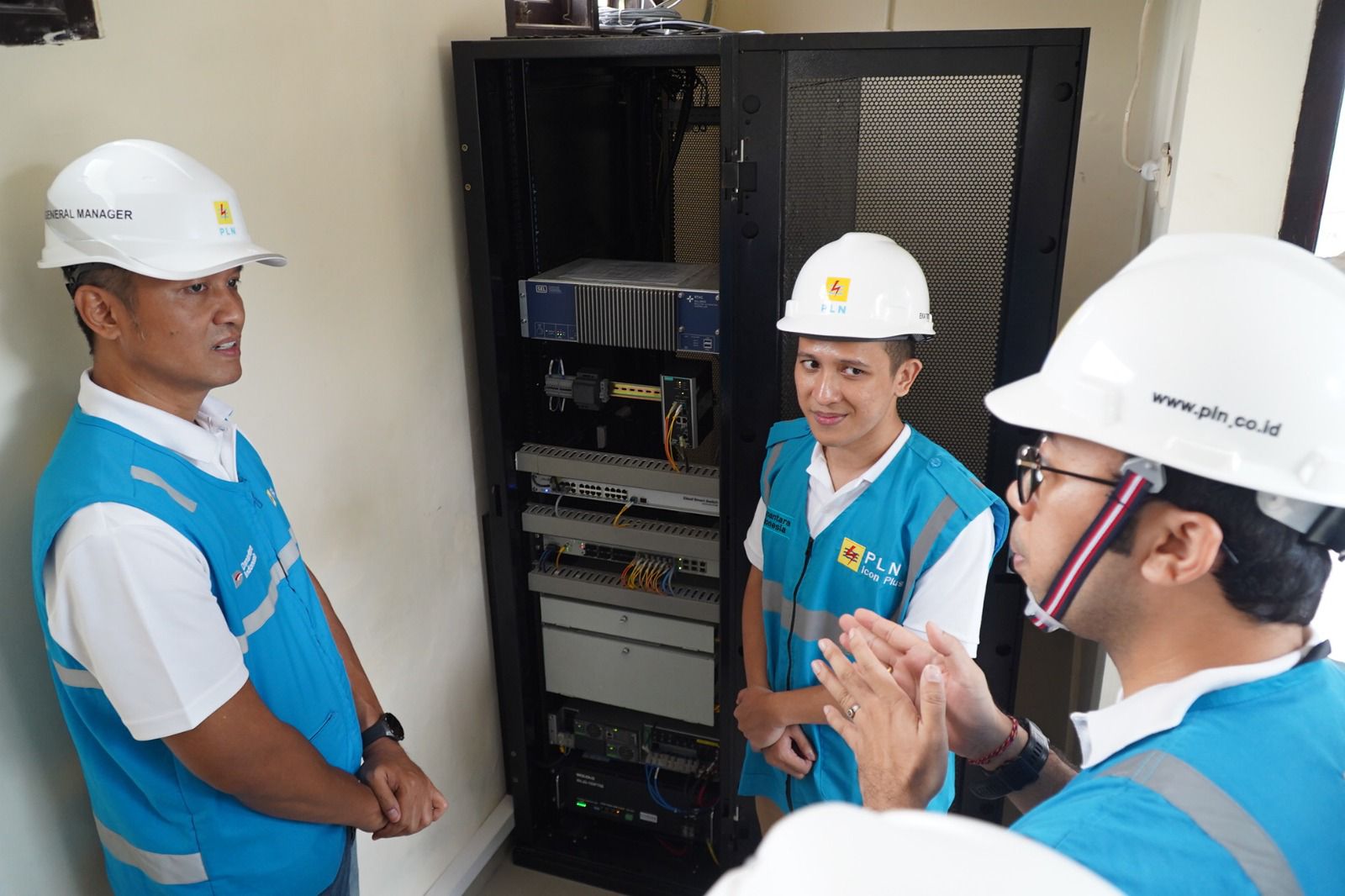 PLN Resmikan Smart Microgrid Nusa Penida, Pulau Wisata Kini Punya Listrik Hijau Berbasis Digital