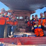 PDSI terobos banjir Aceh Tamiang pakai kapal, kirim logistik ke Rig PDSI#19.1/LTO350-M dan bantu warga. Operasi pemboran harus tetap aman!