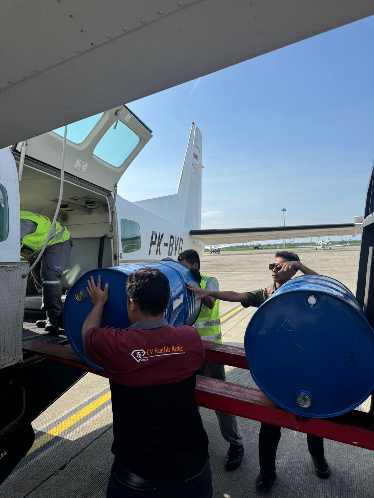 Pertamina Patra Niaga Kerahkan Pesawat Perintis Salurkan BBM ke Aceh Terdampak Bencana