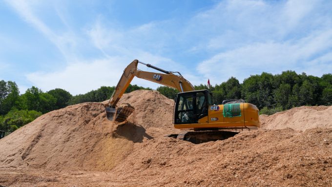 PLN EPI menggandeng lima mitra baru untuk memperkuat pasokan biomassa PLTU dan percepat target Net Zero Emissions 2060.