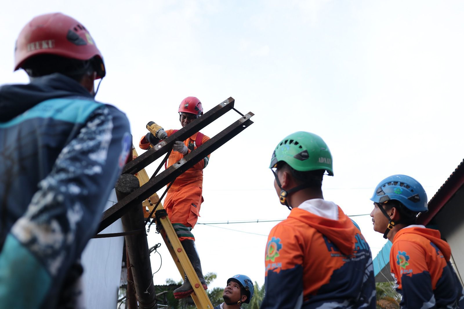 Pemulihan Listrik Sumut Tembus 98%, PLN Gaspol Hidupkan Sibolga & Tapteng