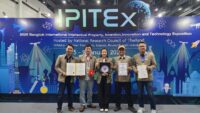 PGE borong tiga penghargaan internasional di IPITEx 2026 lewat inovasi Geoflowtest, teknologi panas bumi yang diakui dunia.