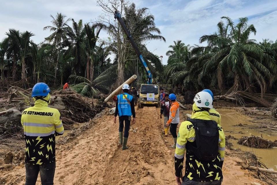 Listrik Aceh Dikejar Ngebut! PLN Fokus Pulihkan 176 Desa Terisolir Meski Akses Putus