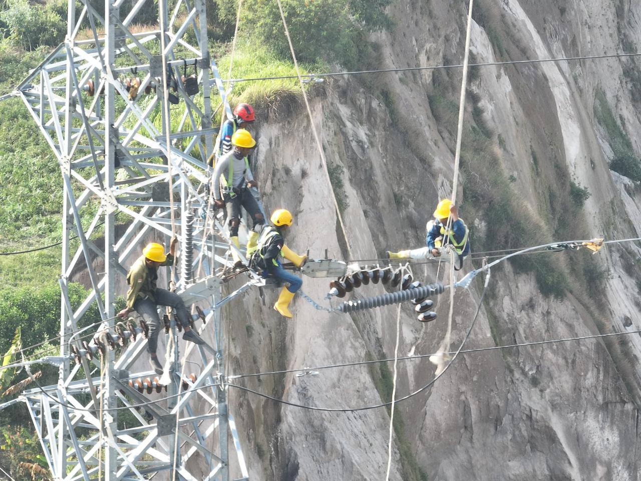 Sinkhole Mengintai, PLN Bergerak Cepat Amankan Jalur Listrik Aceh Tengah