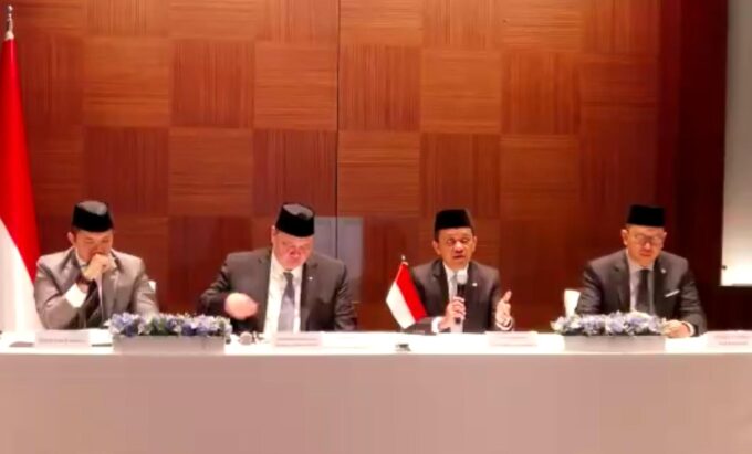 Pemerintah pastikan harga BBM subsidi dan nonsubsidi belum berubah. Kebijakan diambil demi stabilitas ekonomi nasional.