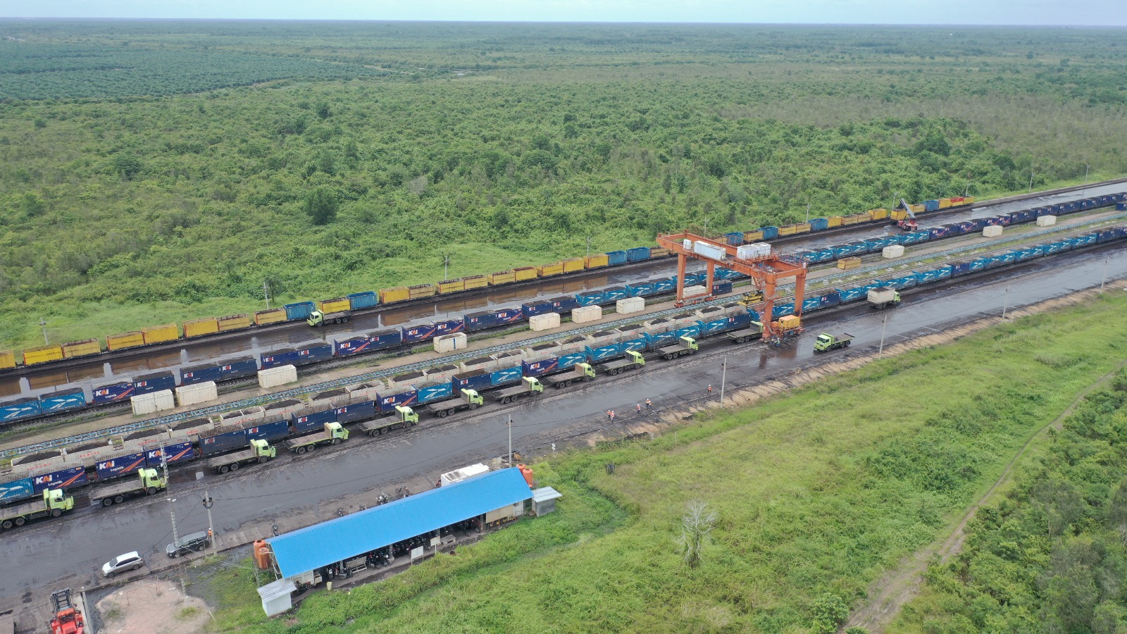 RMK Energy catat pendapatan Rp2,2 triliun di 2025, ditopang penjualan batubara dan logistik.