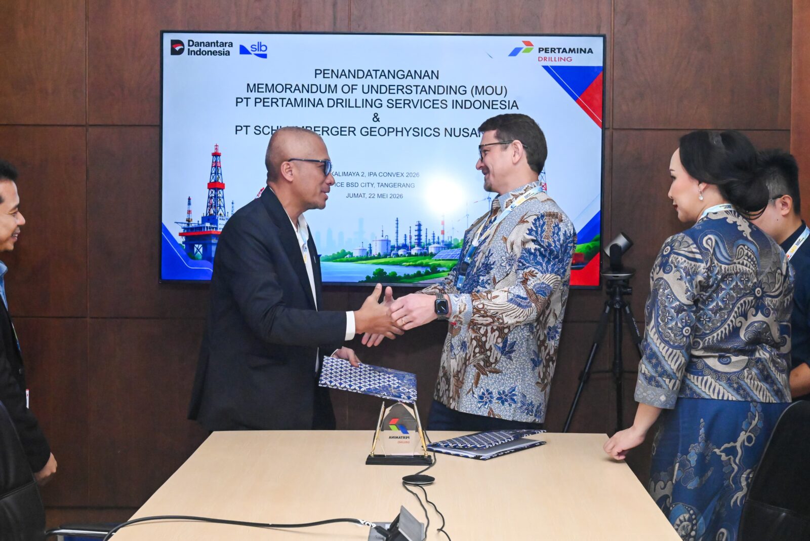 PDSI dan Schlumberger resmi kerja sama strategis untuk memperkuat layanan pengeboran migas onshore dan offshore.