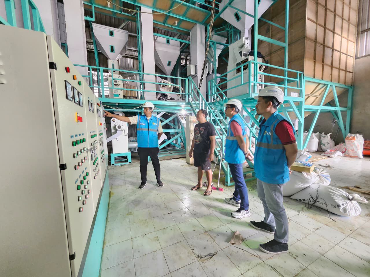 Pelanggan PLN Tembus 96,2 Juta pada 2025, Akses Listrik Makin Merata hingga Pelosok